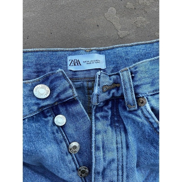 ZARA The 90’s Bermuda Denim Jeans Shorts Size 2 Raw Hem - Picture 3 of 4